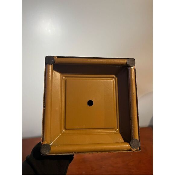 Elegant Metal Leaf Candle Holder - Picture 7 of 9